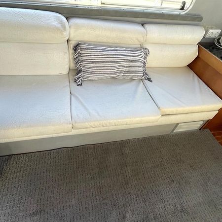 The Floating Home سان أدريان دي بيزوس المظهر الخارجي الصورة