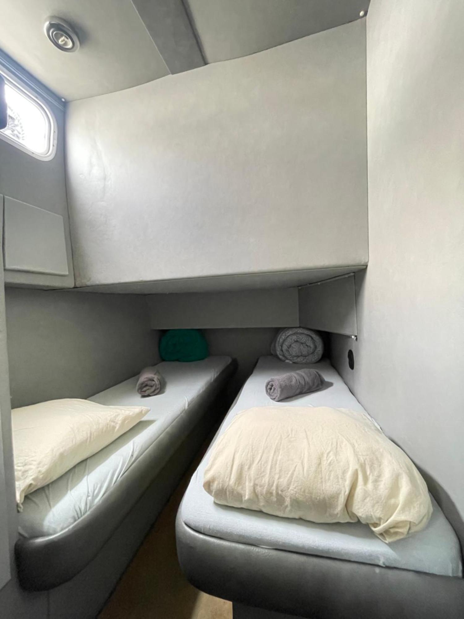 The Floating Home سان أدريان دي بيزوس المظهر الخارجي الصورة