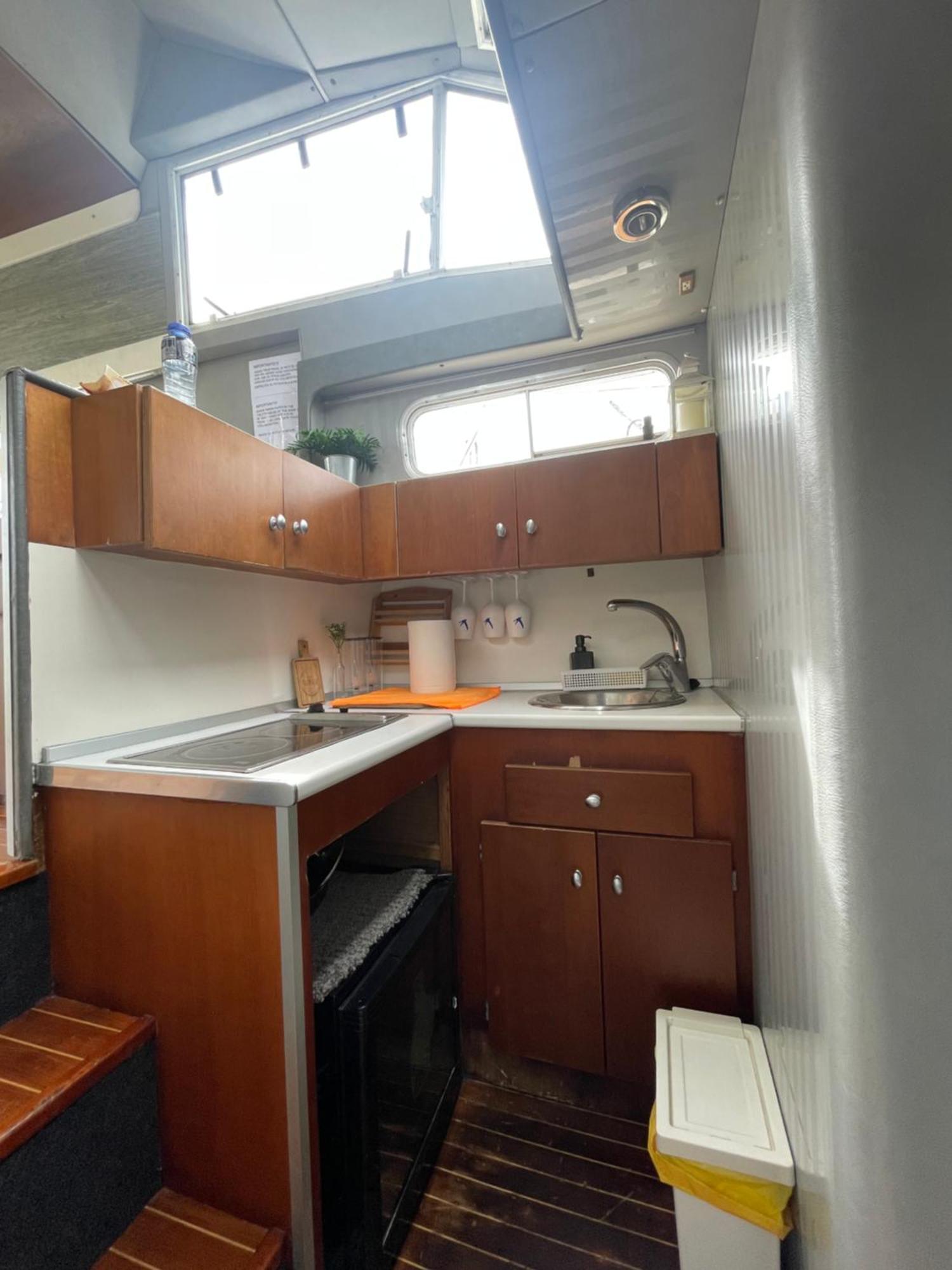 The Floating Home سان أدريان دي بيزوس المظهر الخارجي الصورة